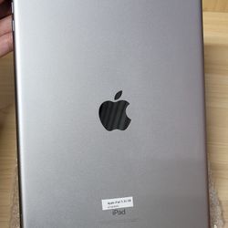 Ipad 5th 32GB WiFi & Unlocked. Firm Price.    El Precio Es Firme. .