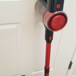  BUTOR CORDLESS VACUUM  , WORKS EXCELLENT  , AMAZING POWER SUCTION. , 