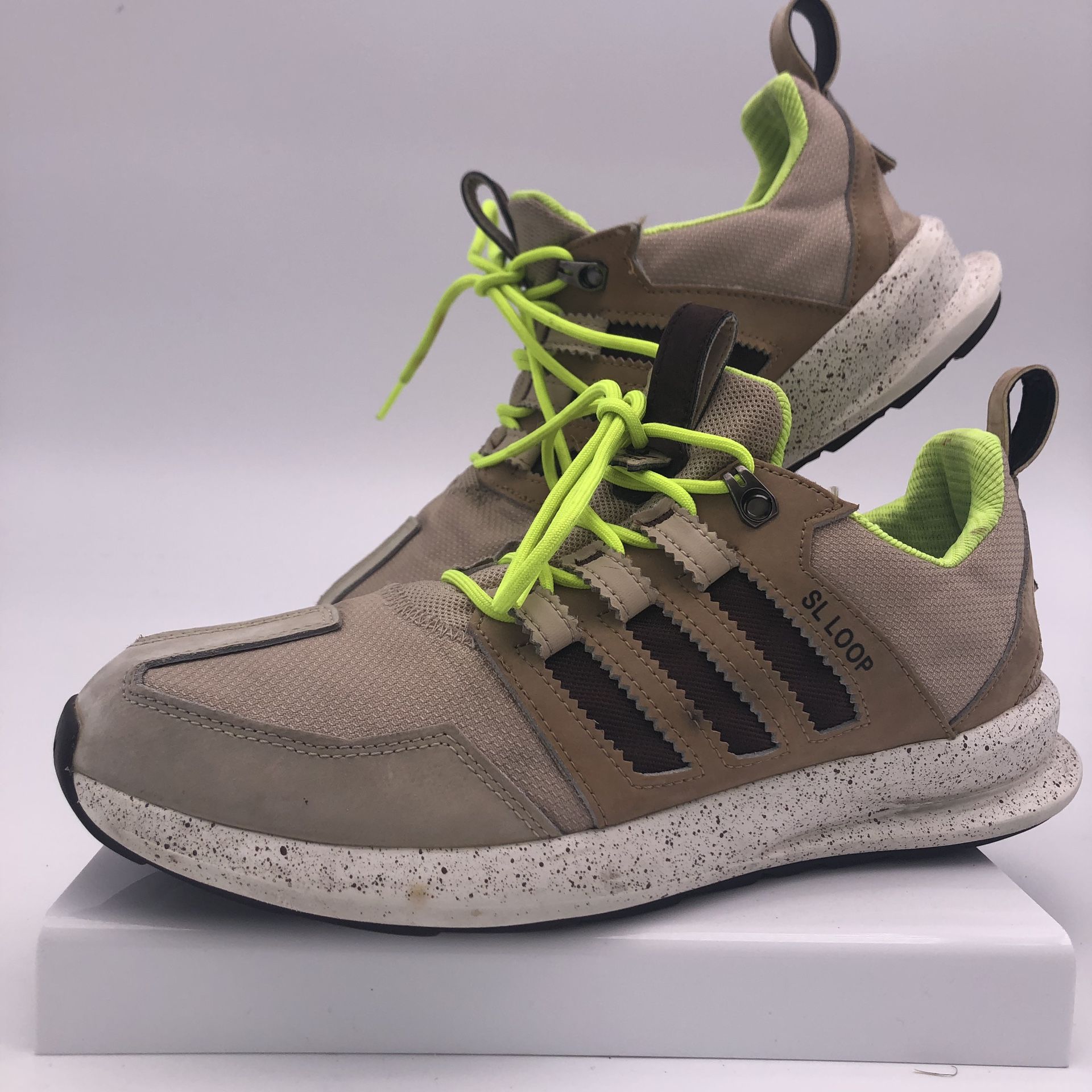 Adidas SL Loop Runner Men s Size 9 Tan Green White for Sale in Waxahachie TX OfferUp