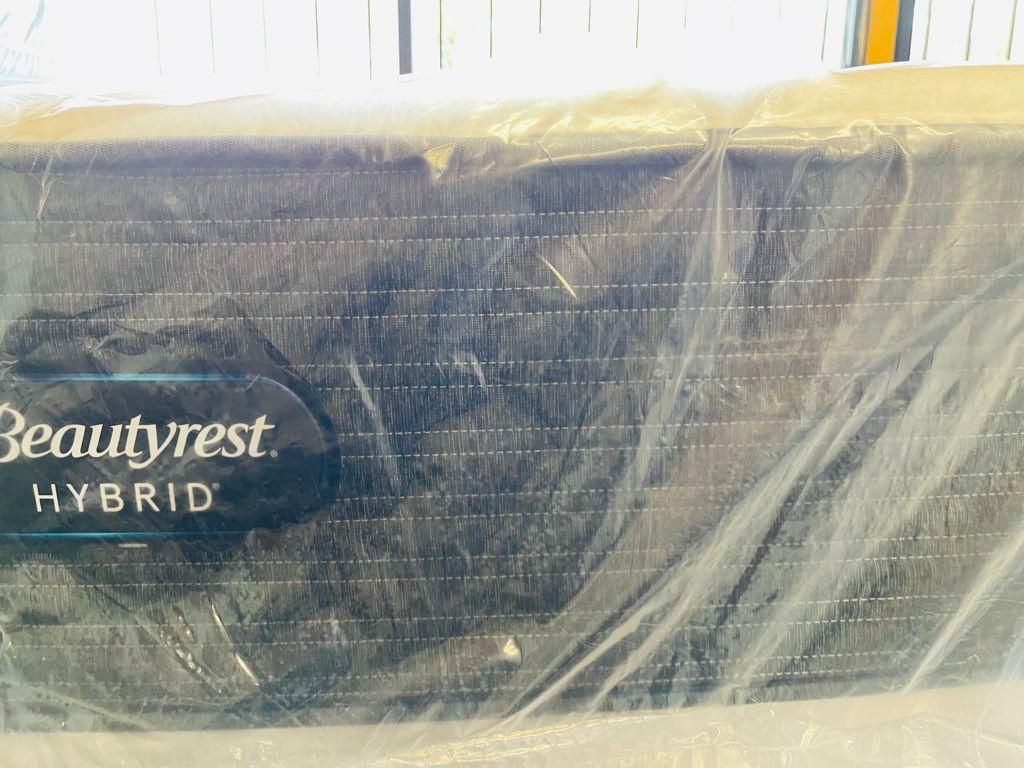Queen Beautyrest Hybrid Mattress Set