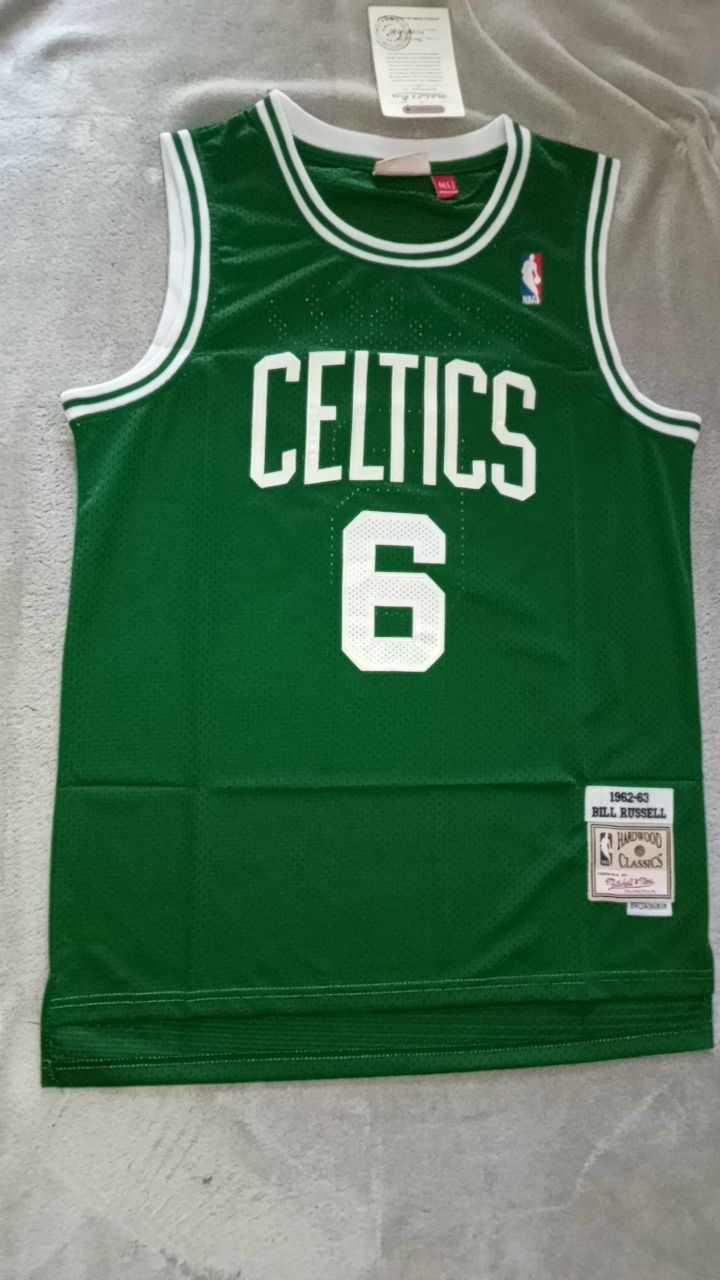 Bill Russell Boston Celtics Mitchell & Ness Jersey Medium for Sale in  Woodbridge Township, NJ - OfferUp