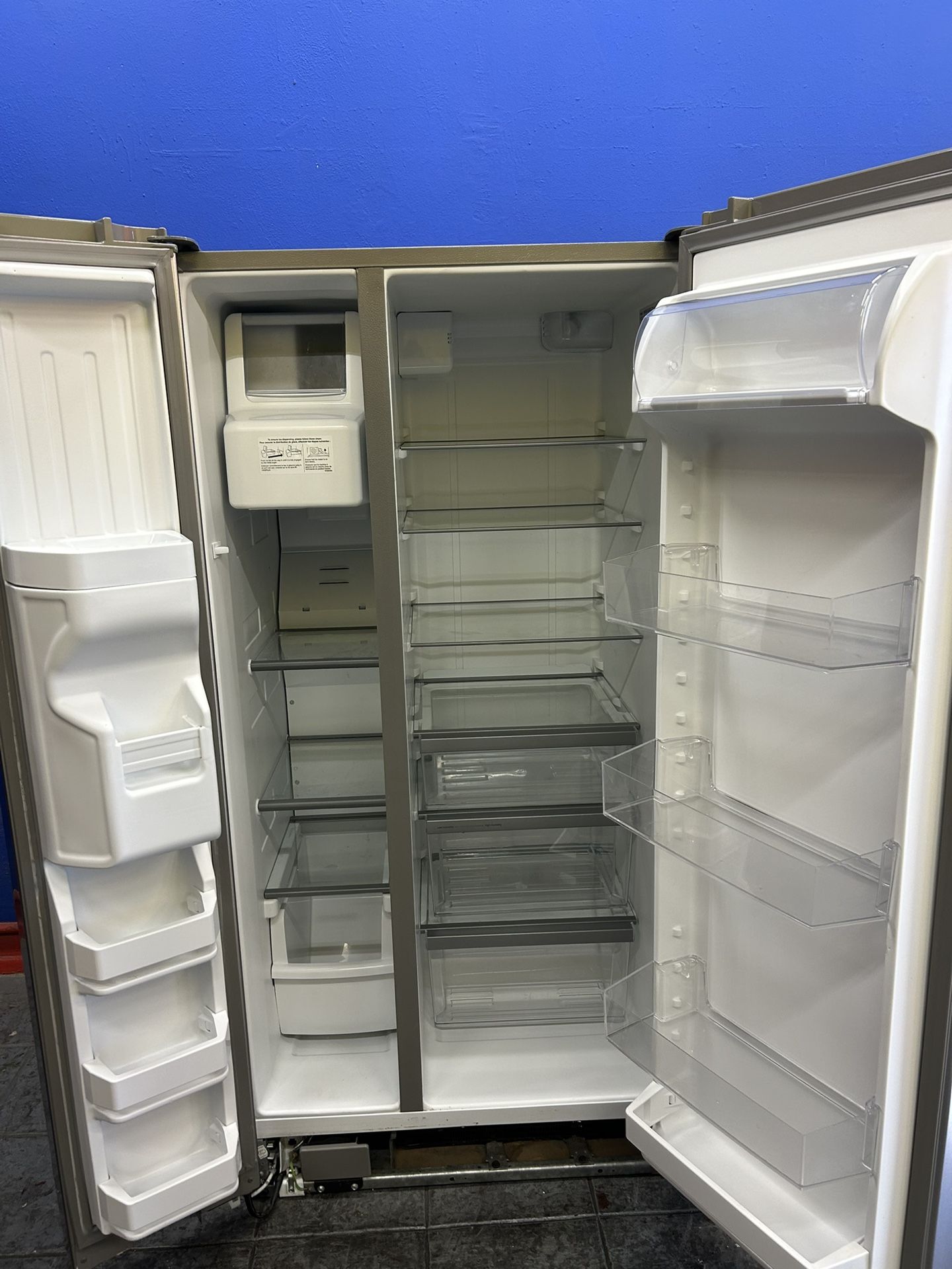 Refrigerator LG