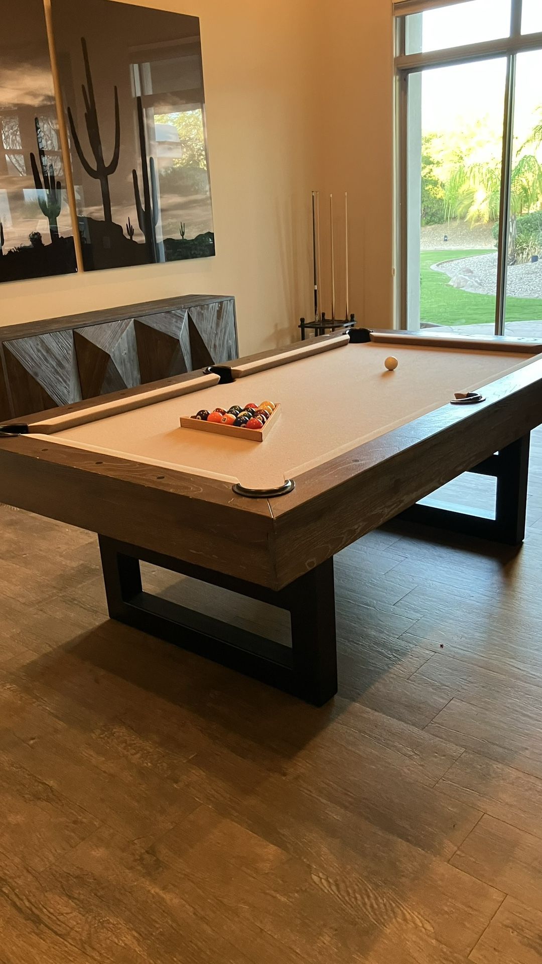 Pool table With Accesories