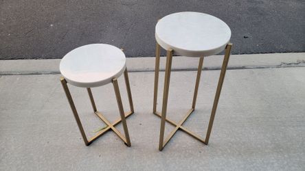 White Marble Finish End Table