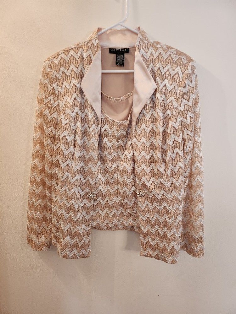 Cachet 2 piece sleeveless shell with jacket.