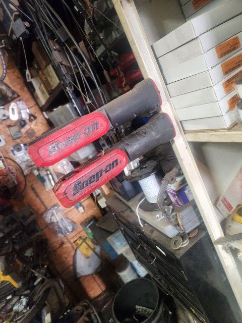 2 Snap On Lights
