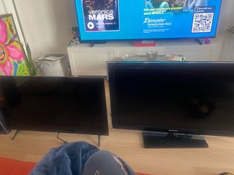 TCL and Samsung Flat Screen TVs