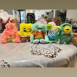 SpongeBob × Fuggler Plush Keychains Patrick SpongeBob, Squidward, Gary, Plankton, $25 each/ $25 Cada Uno 