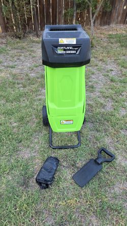 PORTLAND 14 Amp 1-1/2 in. Capacity Corded Electric Wood Chipper Shredder+Spare Blades +Bag. Like NEW. GREAT. 