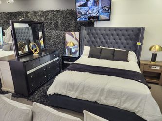 SALE!!! 4-PC King Bedroom Set / Bedframe, Nightstand, Dresser & Mirror