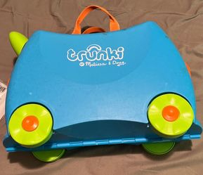 Riding suitcase for kids