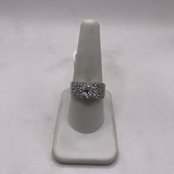 14kt Gold Engagement Style Ring w/ Cluster Design 