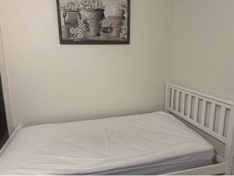 twin bed With mattress