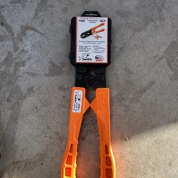 Shark bite crimping tool