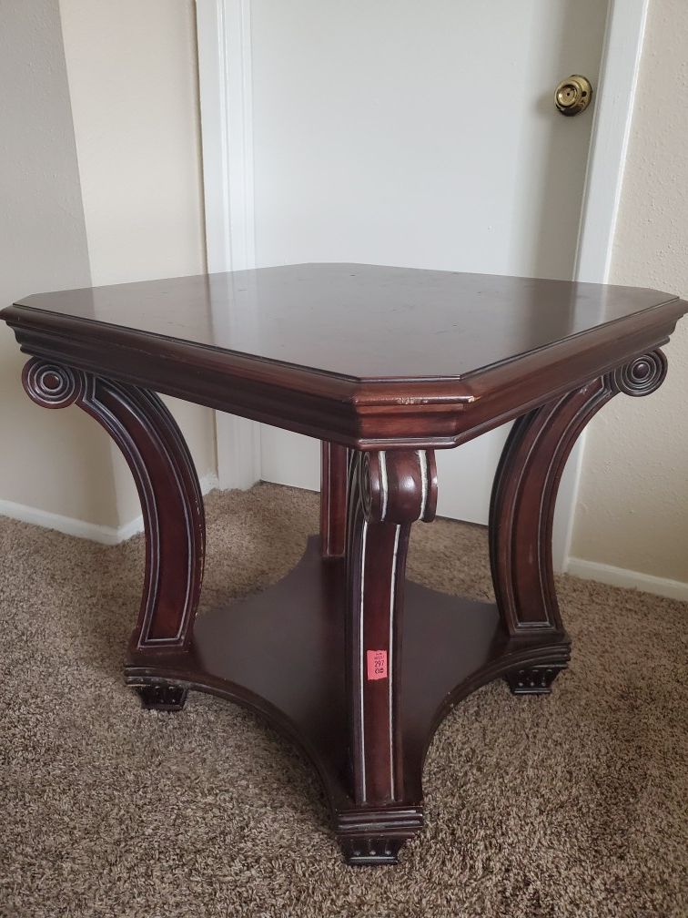 Small table, desk, coffe table, end table, wood table