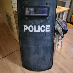 POLICE Riot Shield