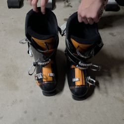 27.5 Ski Boots. Lange Great Condition 