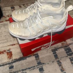 Air Vapor Maxes Plus 