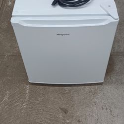 Mini Refrigerator Fridge Like New Condition