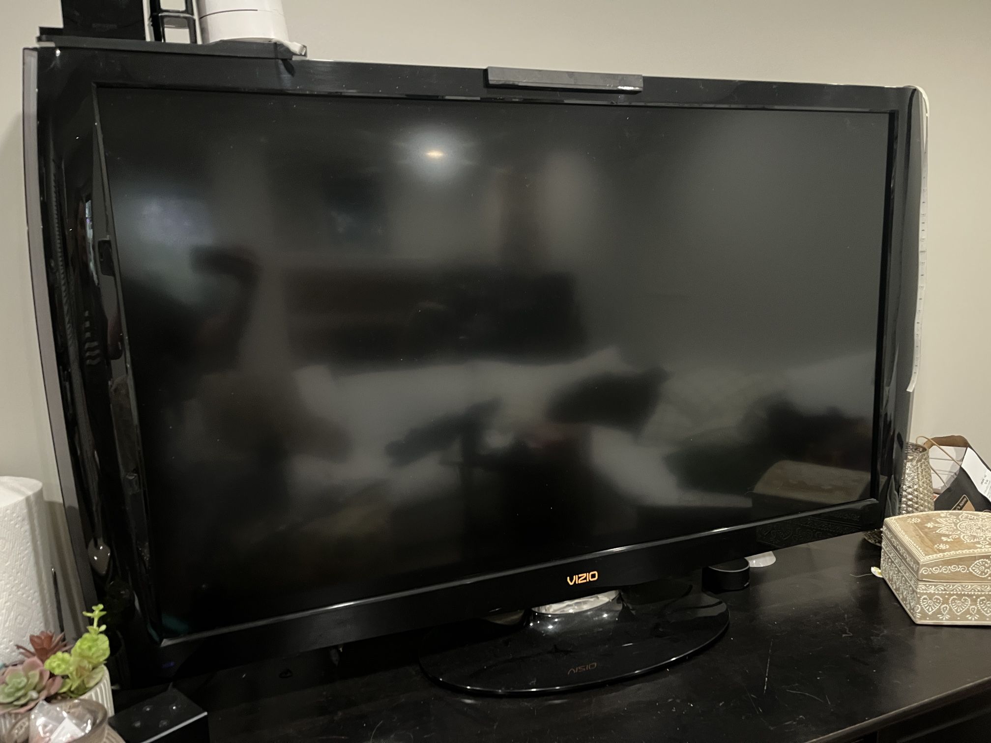 55” Vizio Flat Screen TV with Remote 55 Inch Inches