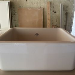 Shaw’s Original Lancaster Farmhouse Sink – Fireclay, Luxury Kitchen Fixture 