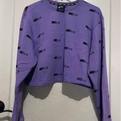 Women’s Nike sweatshirt 