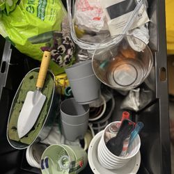 Assorted Gardening/Planting Items 