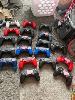 Lot of ps4 controllers
