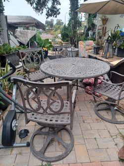 Patio Set Good Condition