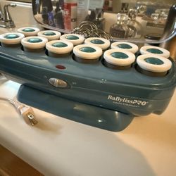 Jumbo 1.5” Hot Rollers.  12 Count