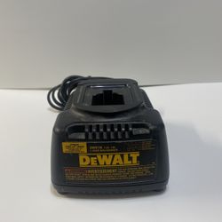 DEWALT CHARGER 
