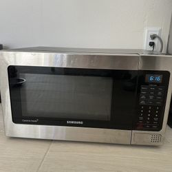 Like New Microwave 