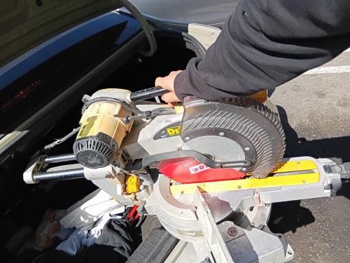 Dewalt DSW780 12 Inch Double Bevel Sliding Compound Miller Saw
