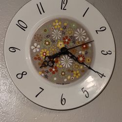 Vintage Wall Clock (WORKS!)