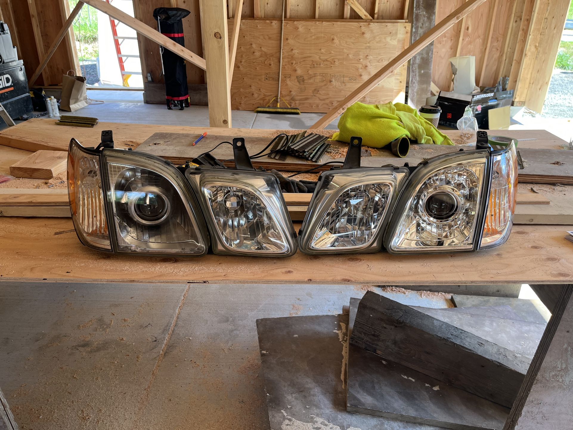 2000 Lexus LX470 Headlights