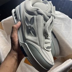 Louis Vuitton Sneakers Men’s 9