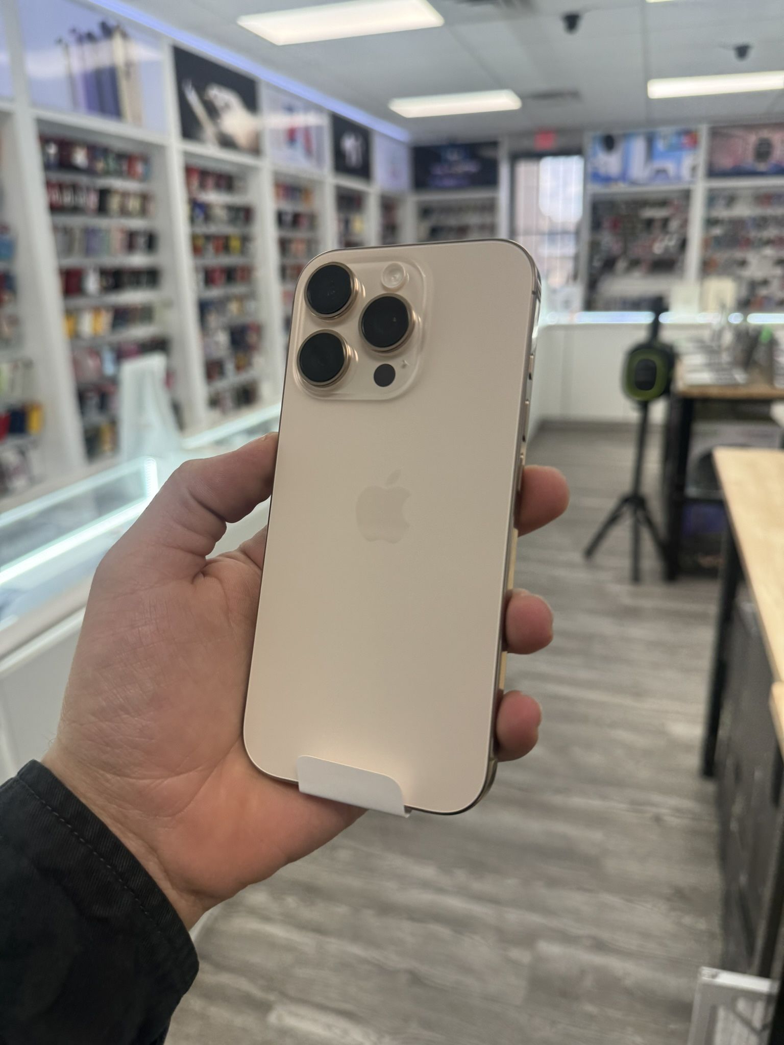 iPhone 16 Pro 256Gb $50 DOWN