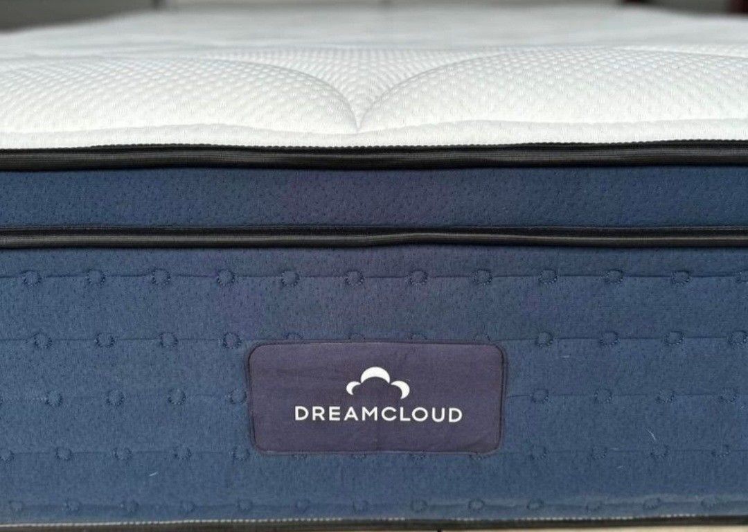 King Size Dreamcloud Mattress - Platform Bed Frame Optional