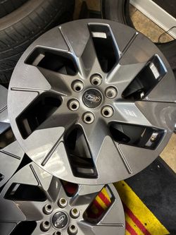 @Fairmount Tire we have OE Ford Bronco 20" Wheels