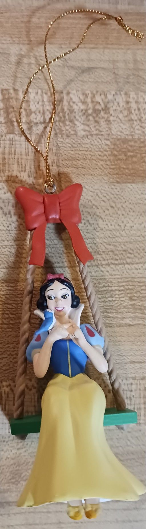 VINTAGE DISNEY CHRISTMAS SNOW WHITE ORNAMENT BY GROLIER IN BOX RETAILS NEW FOR $38 SEE PIC BELOW