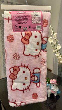 Hello Kitty Toddler Throw 