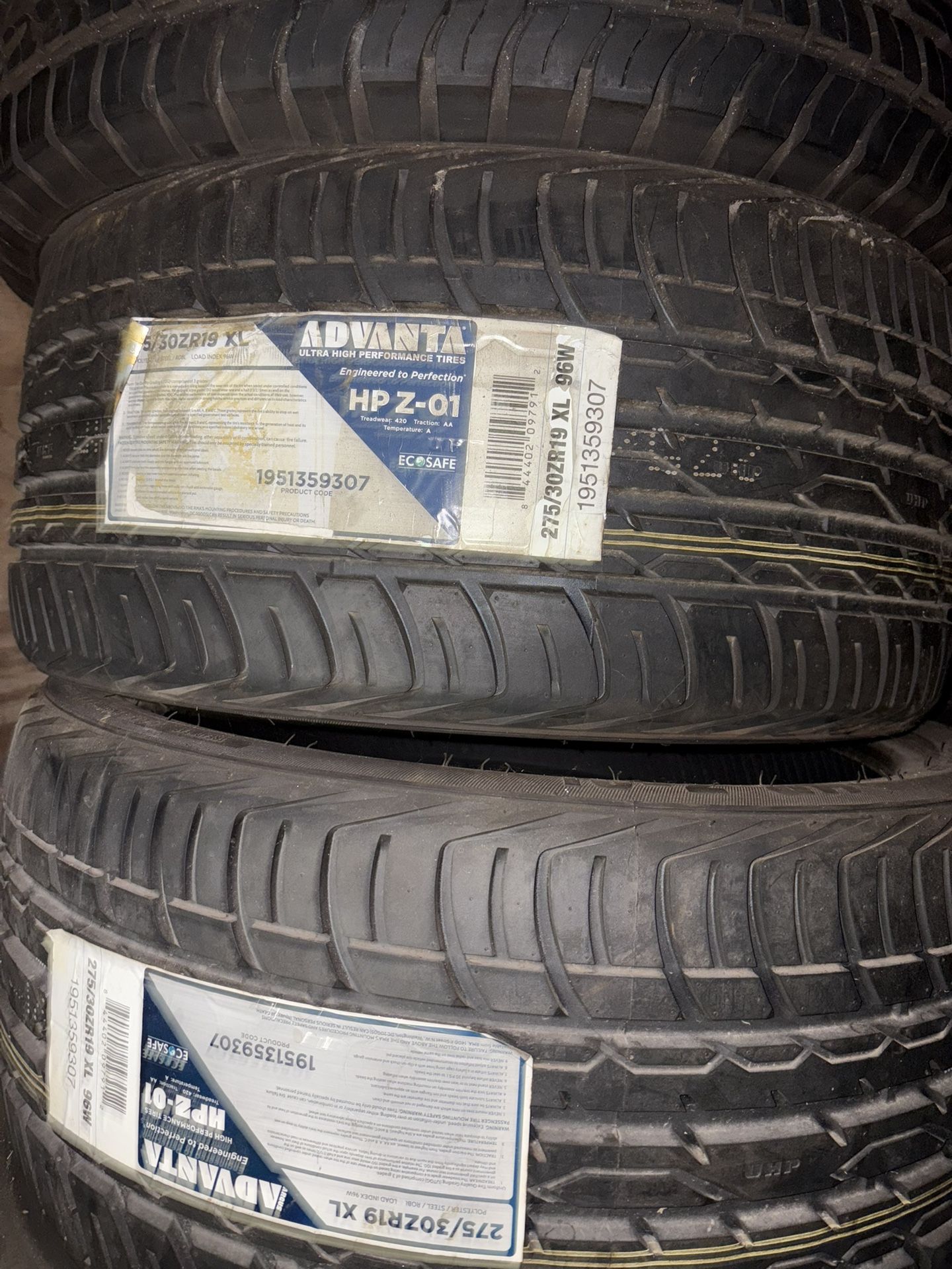 NEW Pair 275/30/19 Advanta Tires