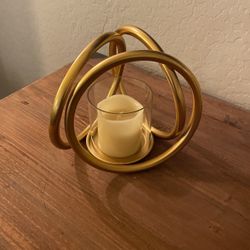GOLD CANDLE HOLDER 