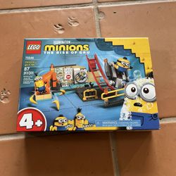 LEGO Minions in Gru's Lab 75546