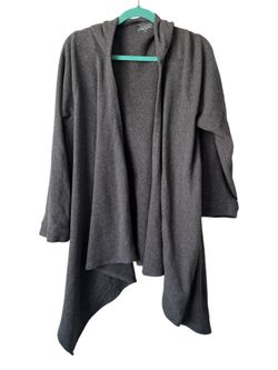 Cuddl Duds Cardigan Sz 3X Soft Fleece Gray Open Front Waterfall Climate Right  Comes from a pet and smoke free home.This Cuddl Duds cardigan is a must