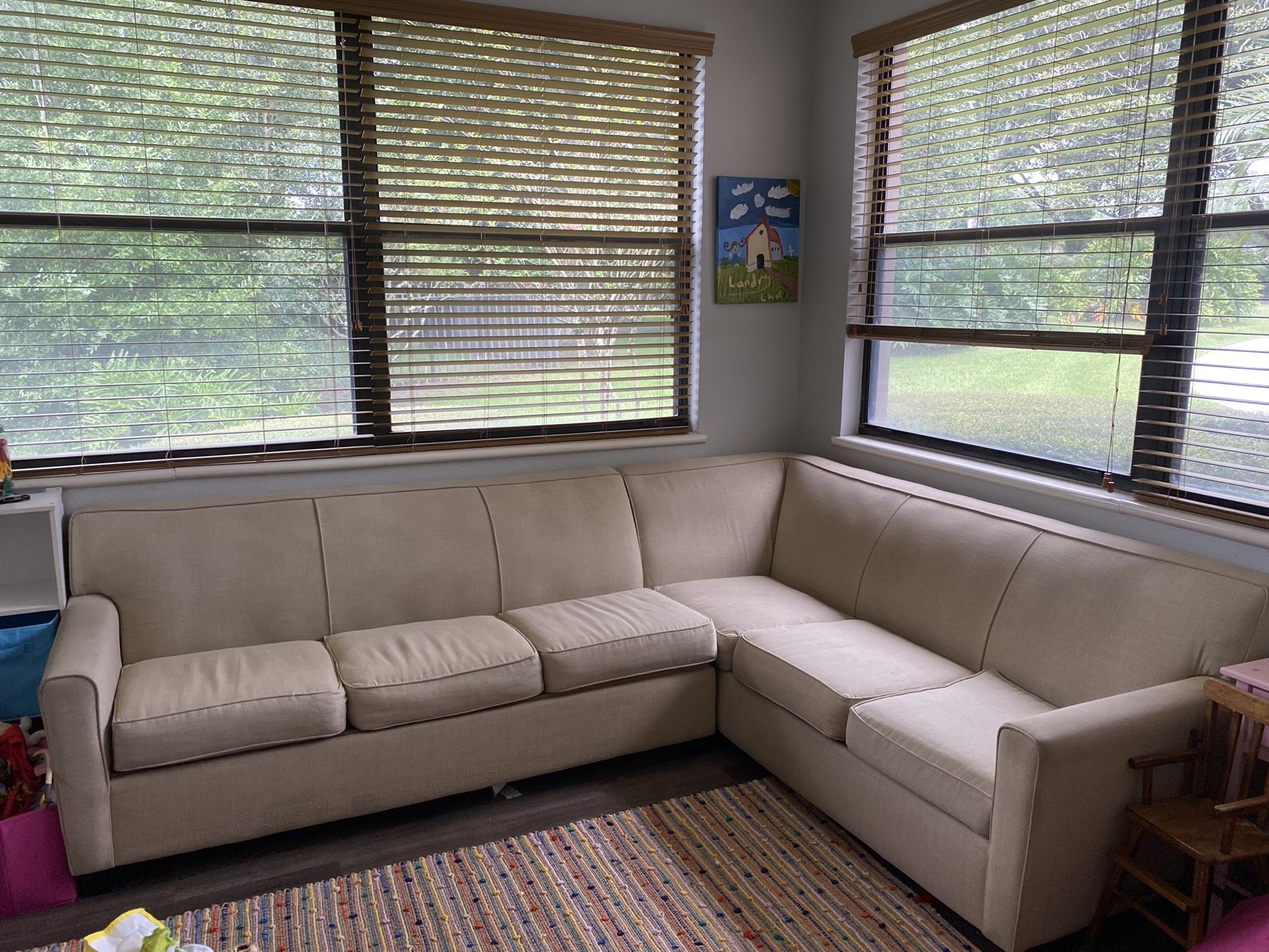 Sectional Sofa W/pullout queen bed 