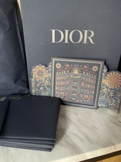 Dior Art 🖼 Work 