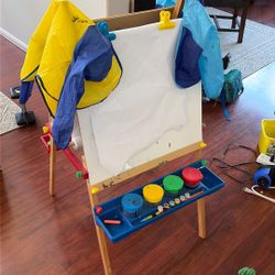 Art Easel - Melissa and Doug Brand