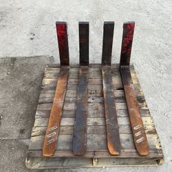 Heavy-Duty Class II Forklift Forks 42” – Excellent Used Condition | Ready to Work! 