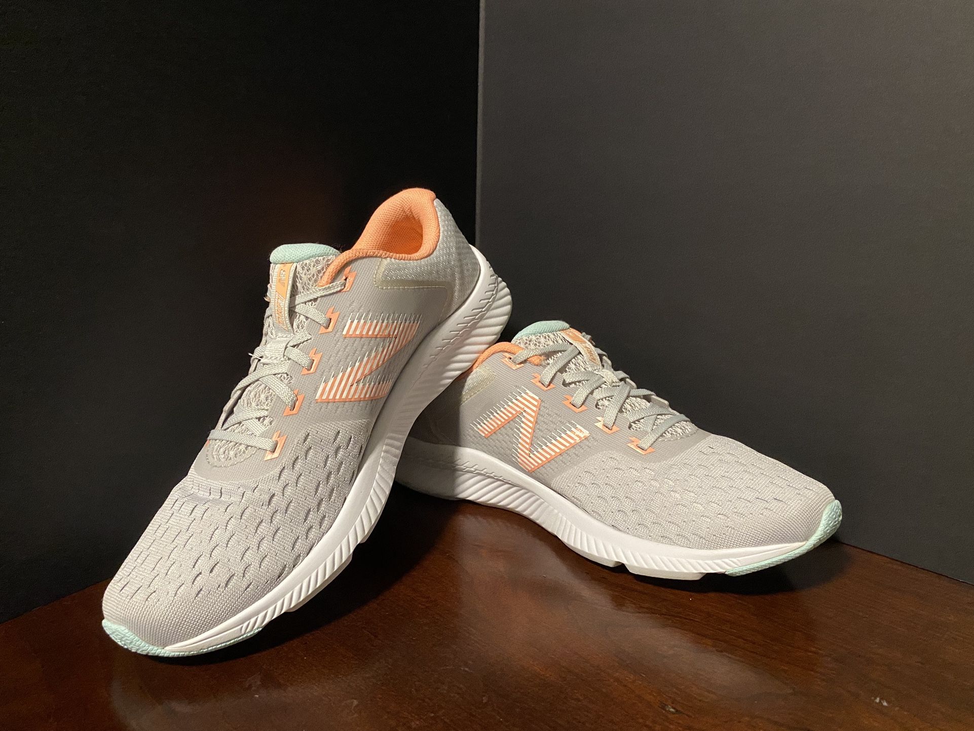 New Balance DRFT V1- Women Size 8.5